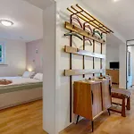 Lilly Apartment *